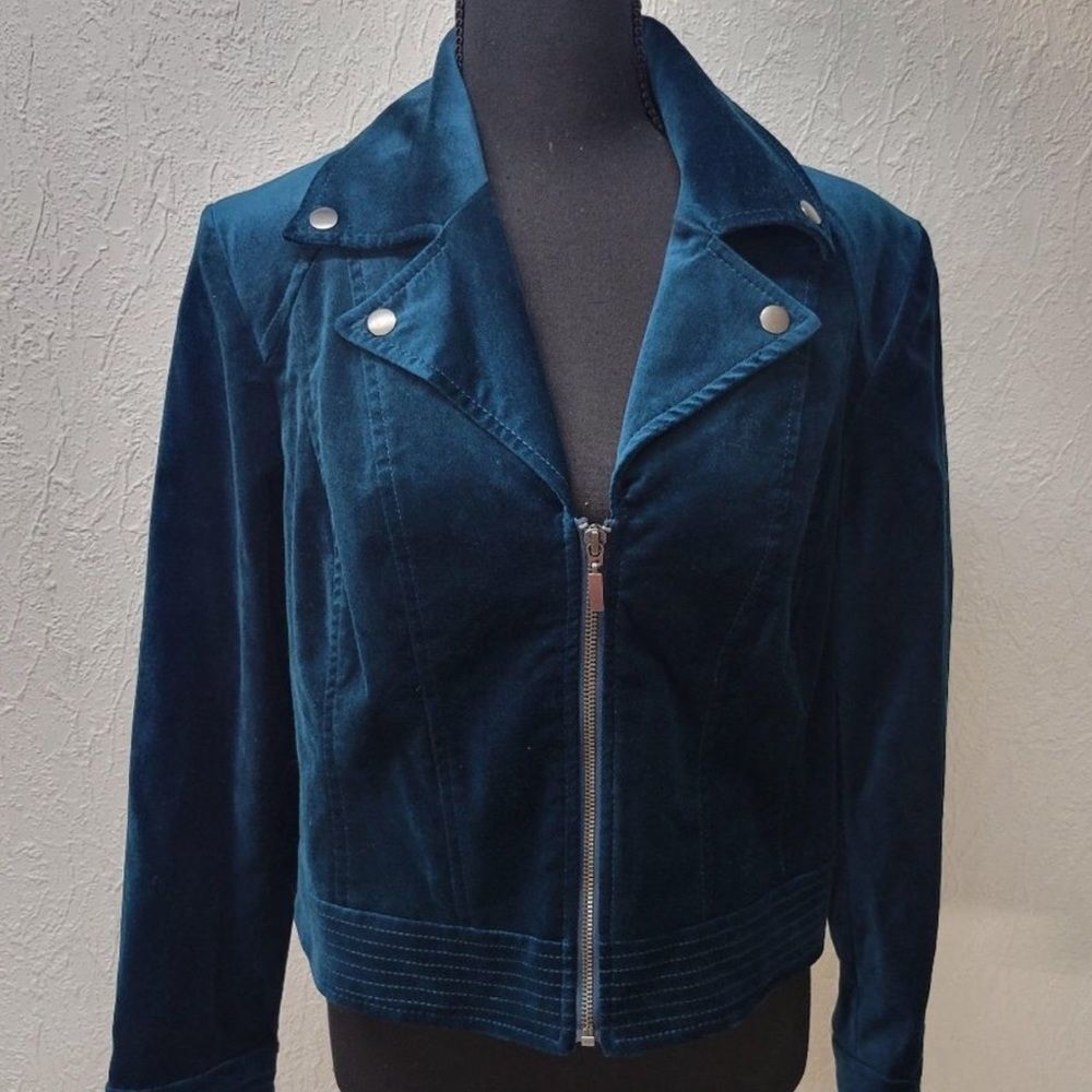 CHICOS Women’s Teal Velveteen Cropped Moto Jacket W Snaps Zippers Sz 3 bust 44”